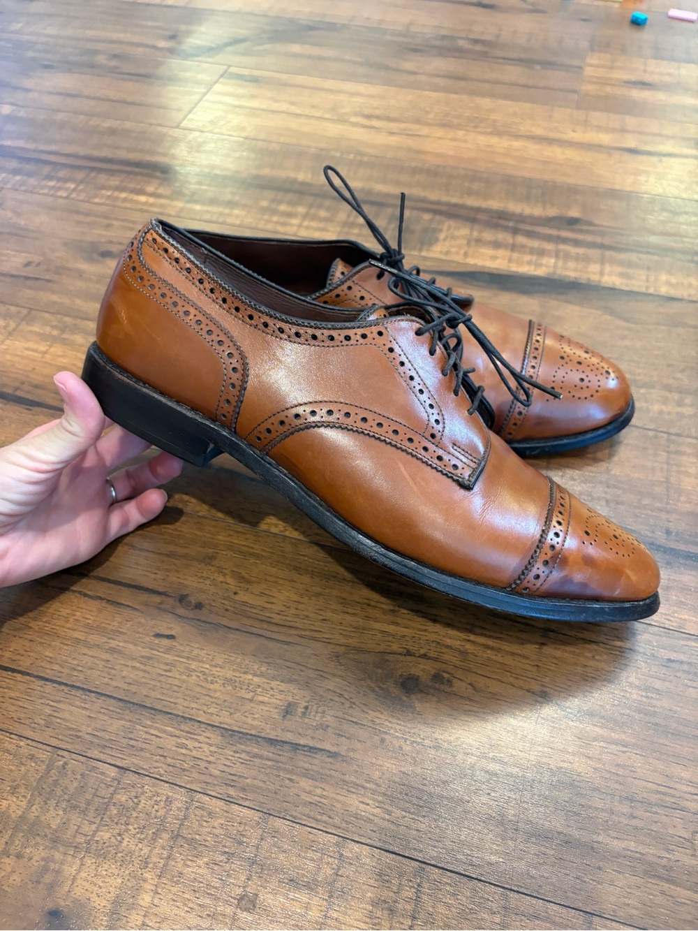 Allen Edmonds Sanford Size 10 Walnut Leather Cap Toe Brogue Derby Dress Shoes